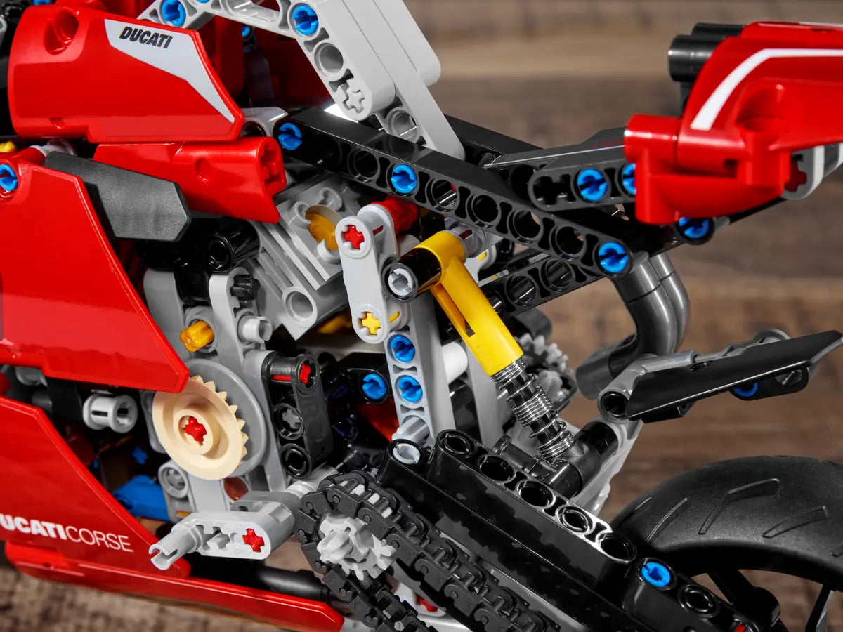 LEGO Technic 42107 Ducati Panigale V4 R