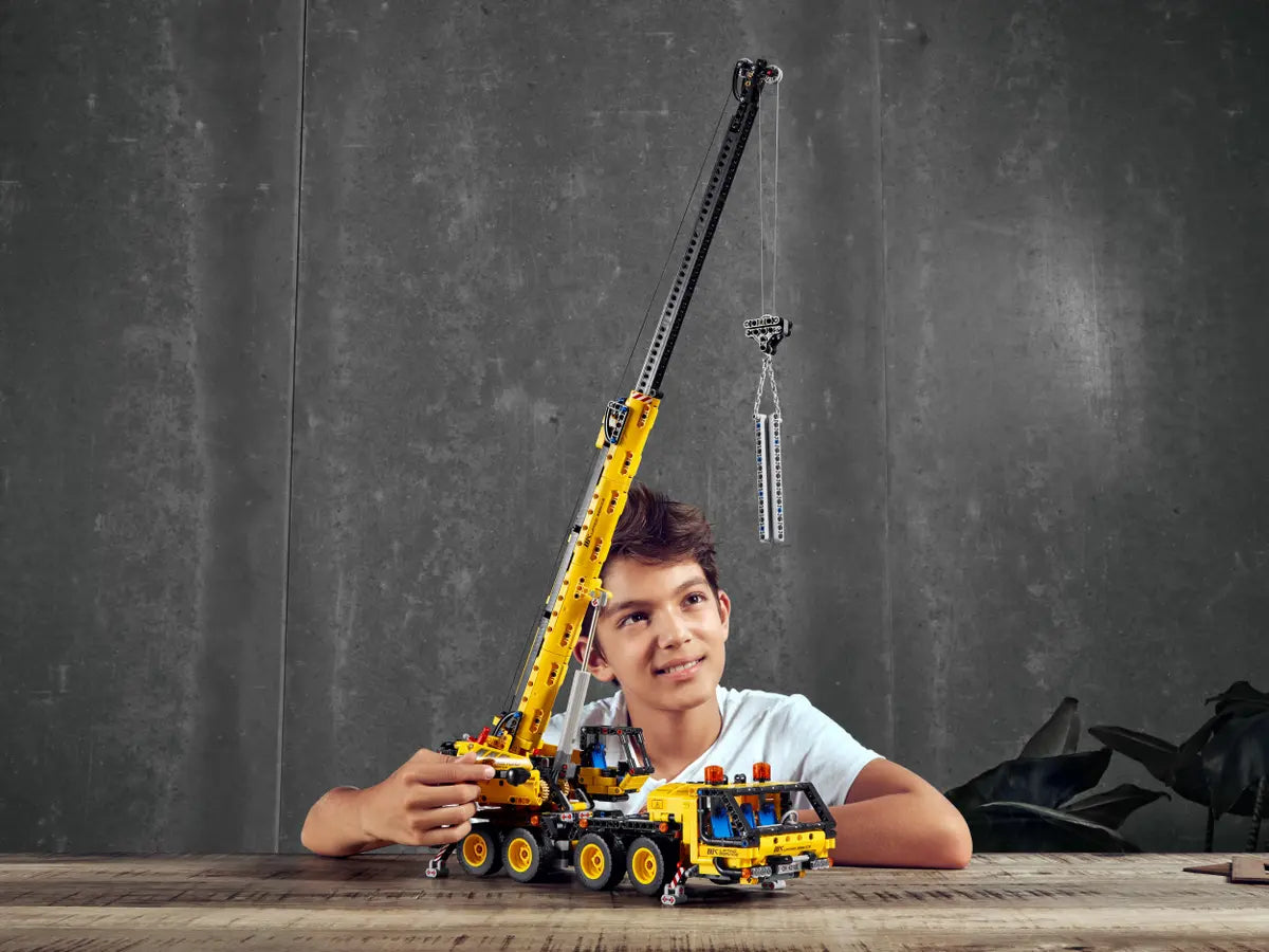 LEGO Technic 42108 Mobile Crane