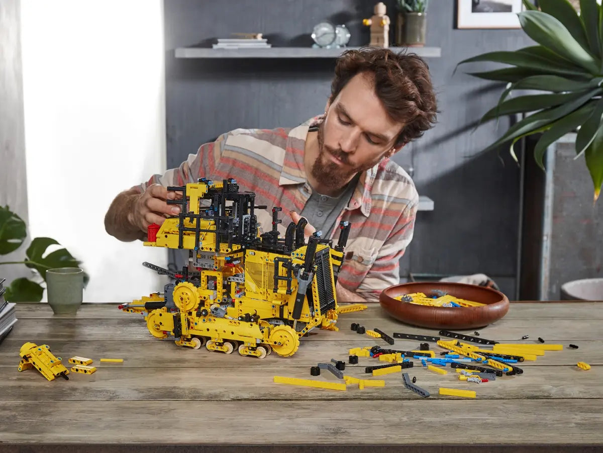 LEGO Technic 42131 App-Controlled Cat D11 Bulldozer