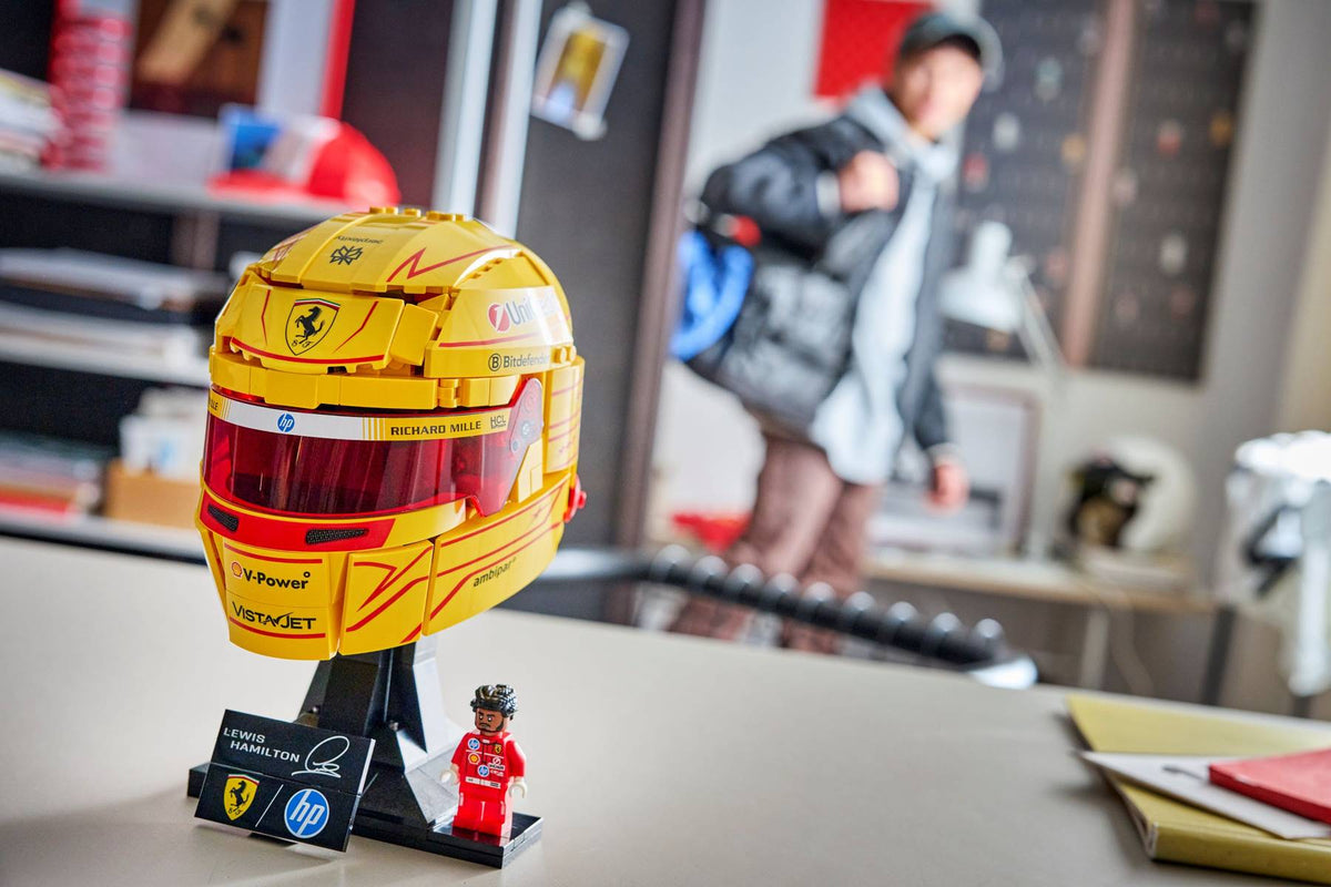 LEGO Editions 43022 Scuderia Ferrari HP Lewis Hamilton Helmet