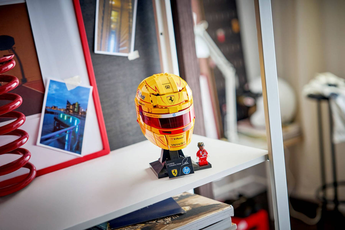 LEGO Editions 43022 Scuderia Ferrari HP Lewis Hamilton Helmet