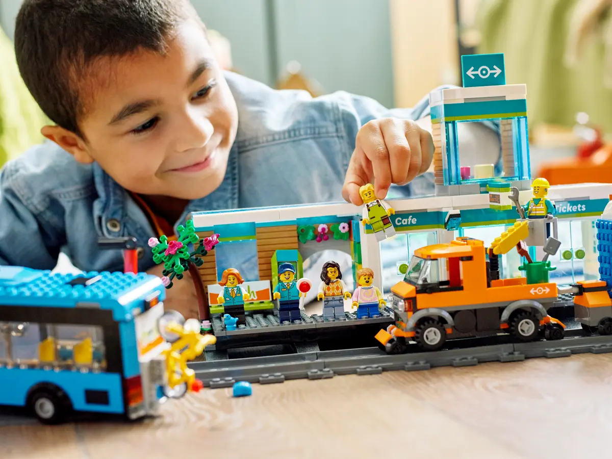 LEGO City 60335 Train Station
