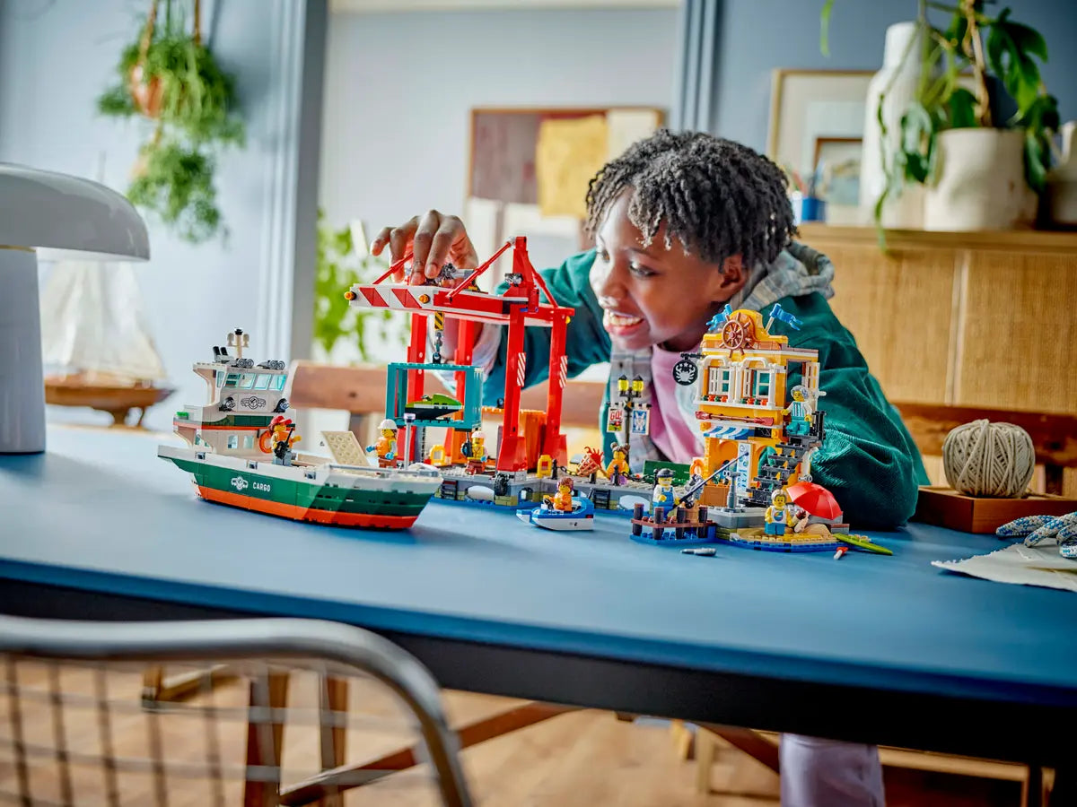 LEGO City 60422 Seaside Harbor