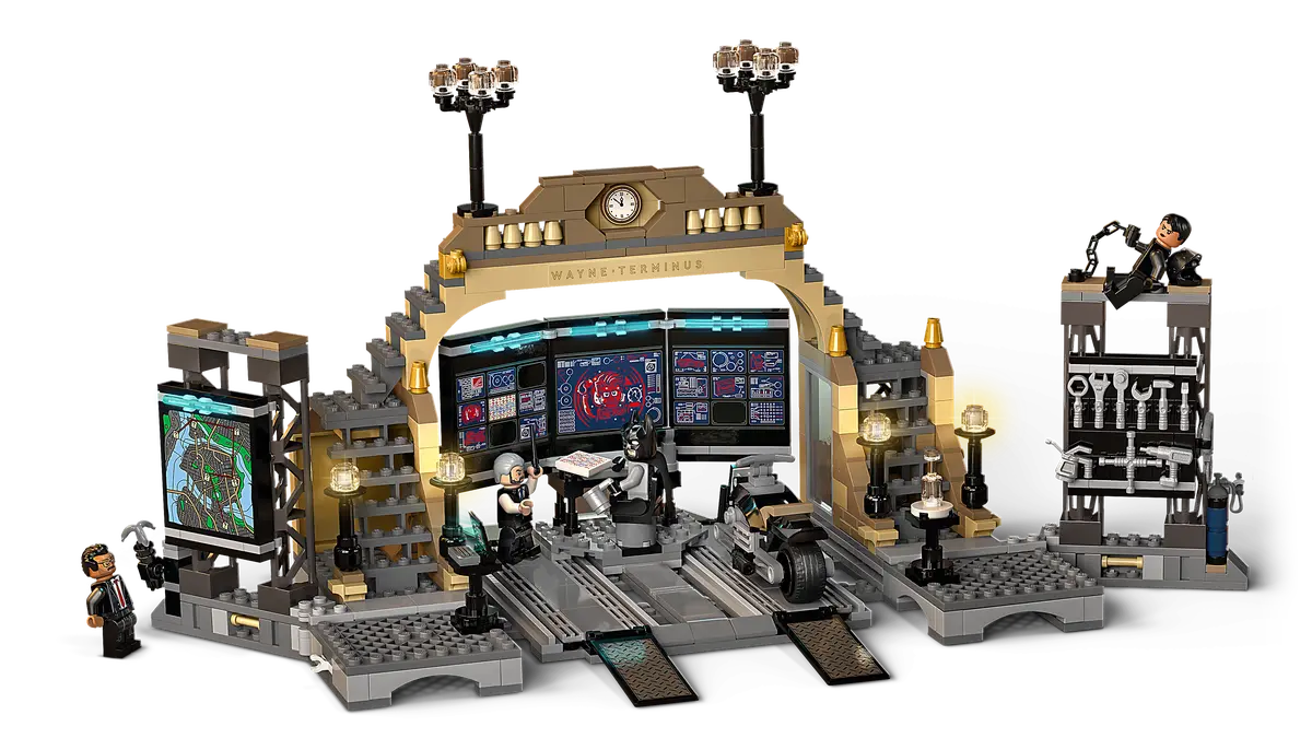 LEGO DC Batman 76183 Batcave: The Riddler Face-off