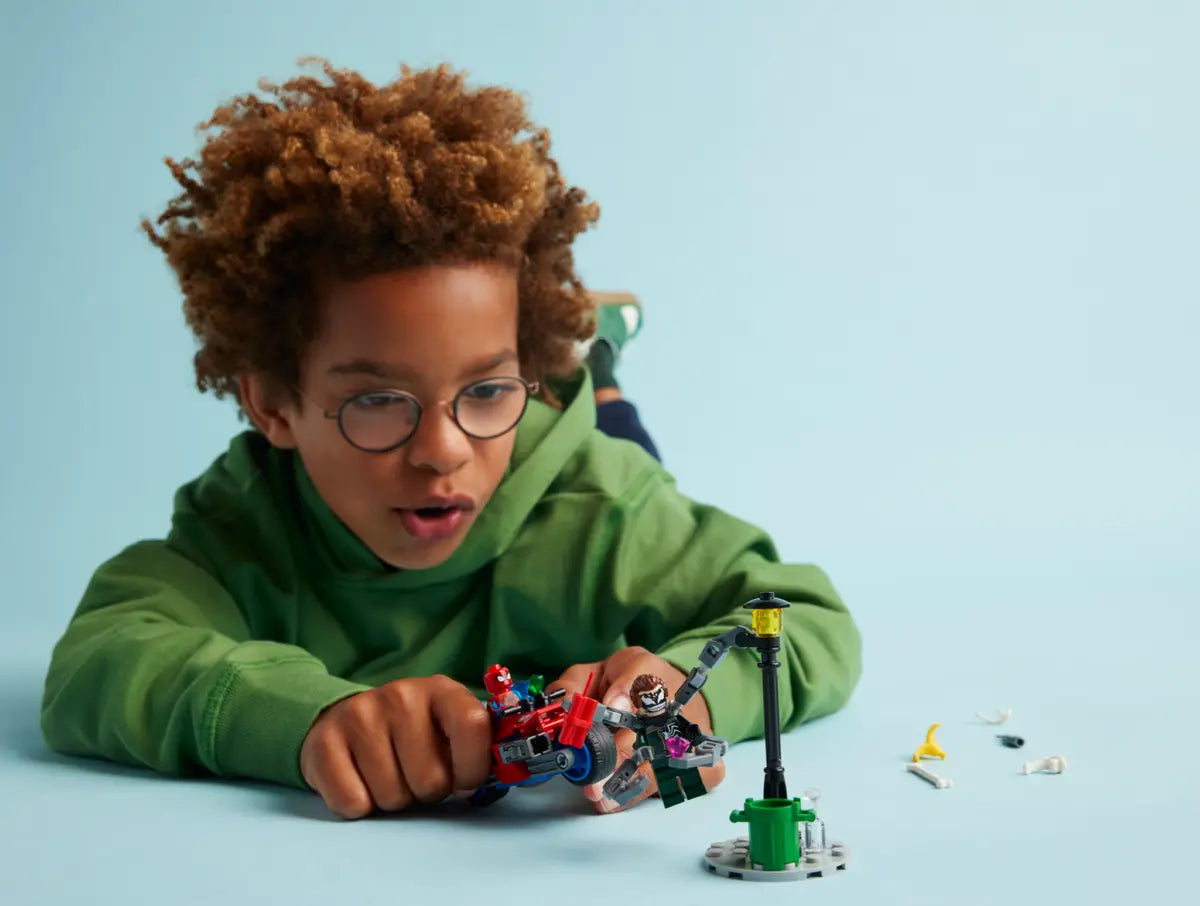 LEGO Marvel 76275 Motorcycle Chase: Spider-Man vs. Doc Ock