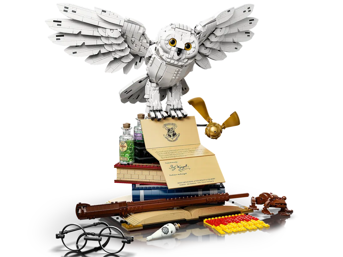 LEGO Harry Potter 76391 Hogwarts Icons Collectors' Edition