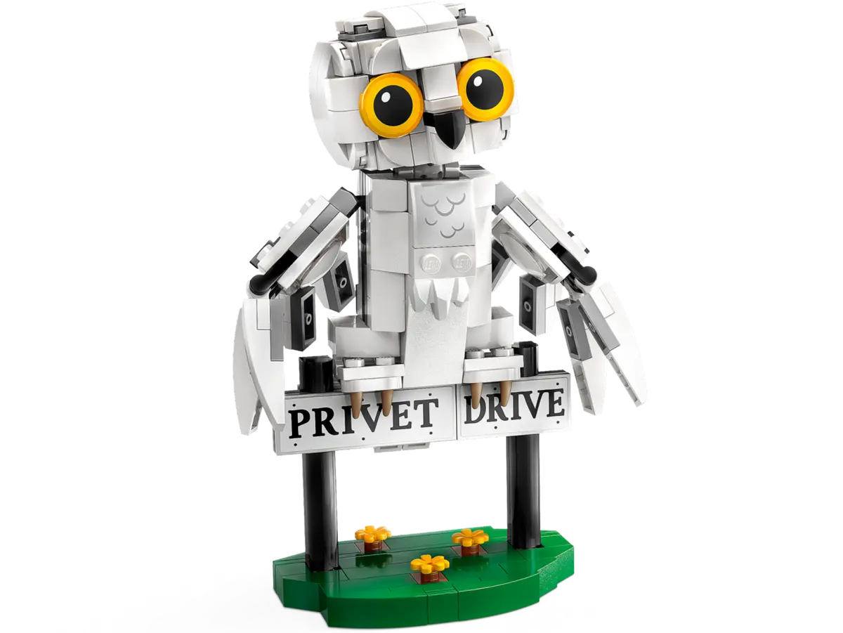 LEGO Harry Potter 76425 Hedwig at 4 Privet Drive