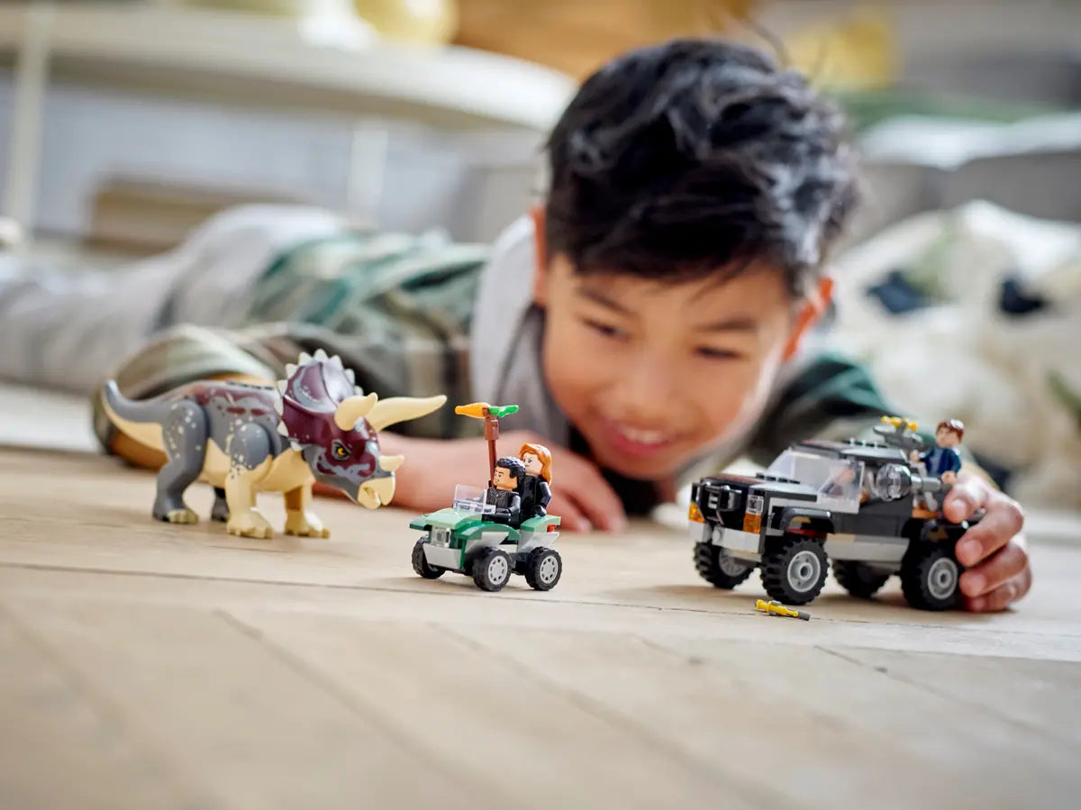 LEGO Jurassic World 76950 Triceratops Pick-up Truck Ambush