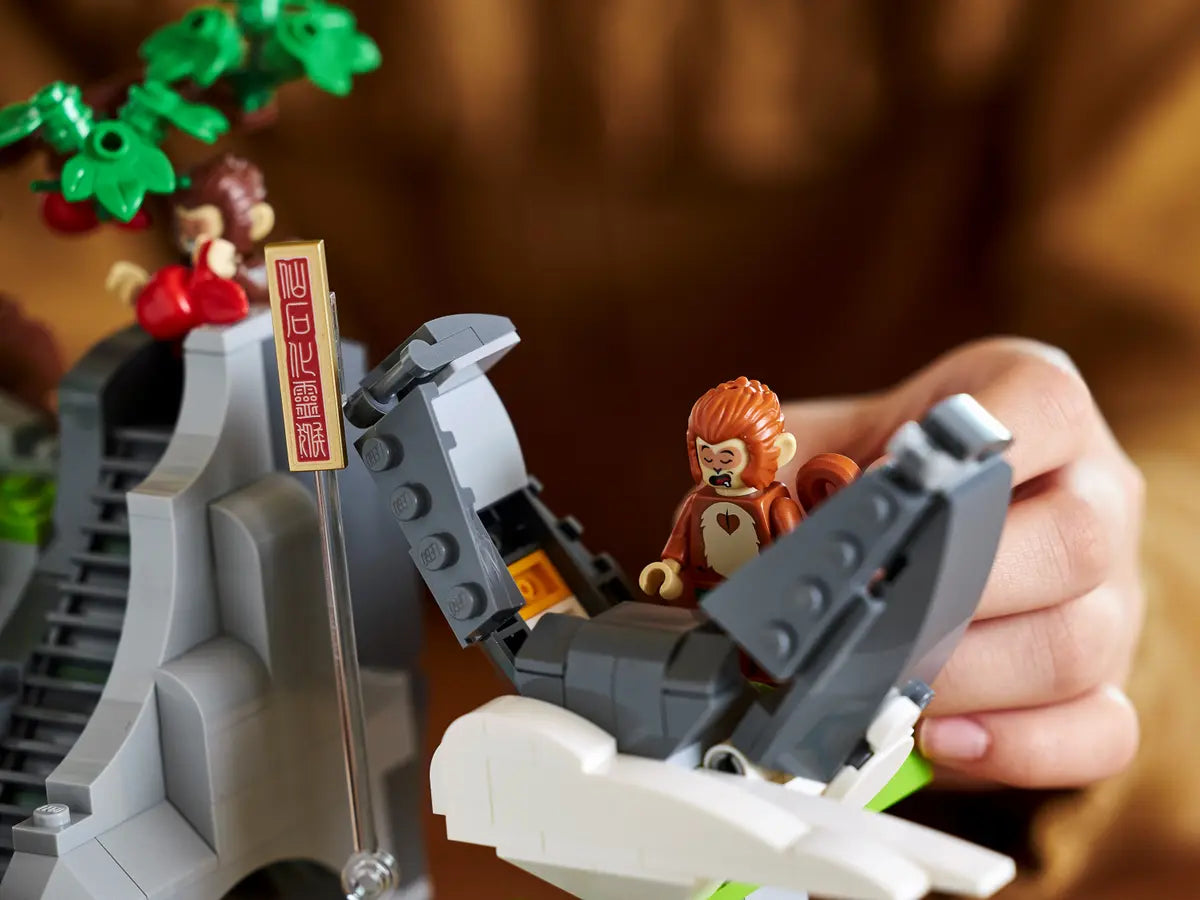 LEGO Monkie Kid 80024 The Legendary Flower Fruit Mountain