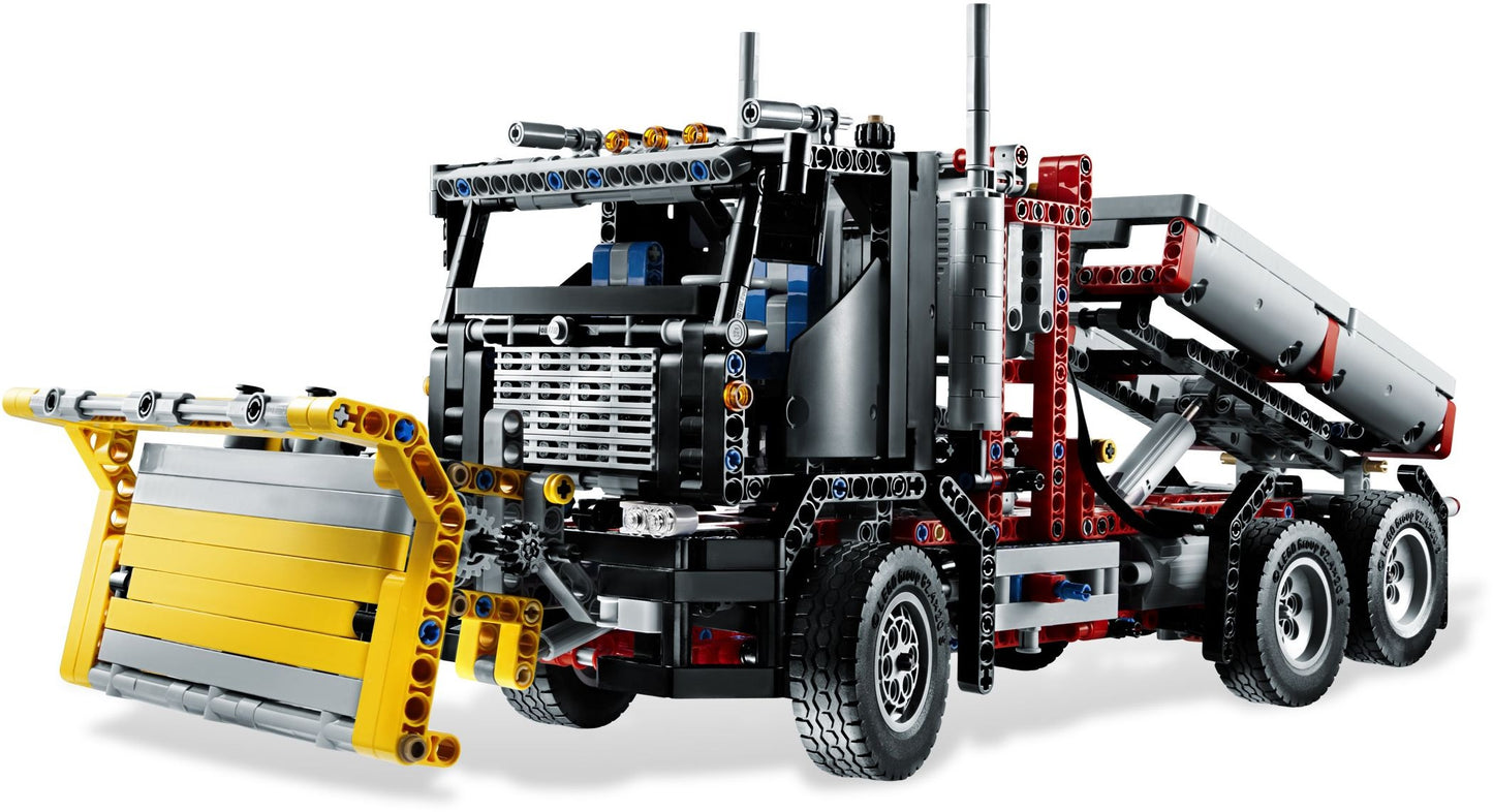 شاحنة قطع الأشجار LEGO Technic 9397