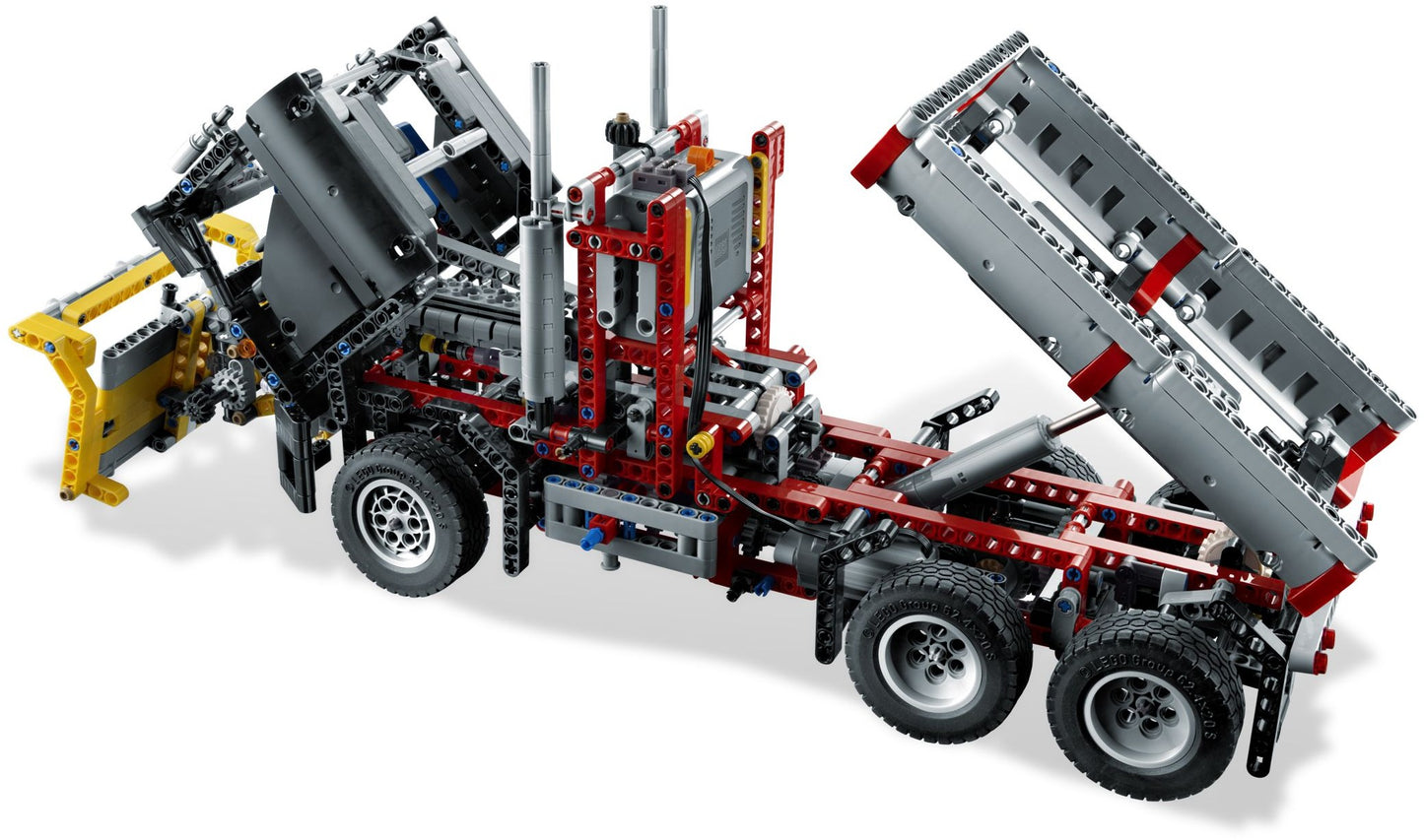 شاحنة قطع الأشجار LEGO Technic 9397